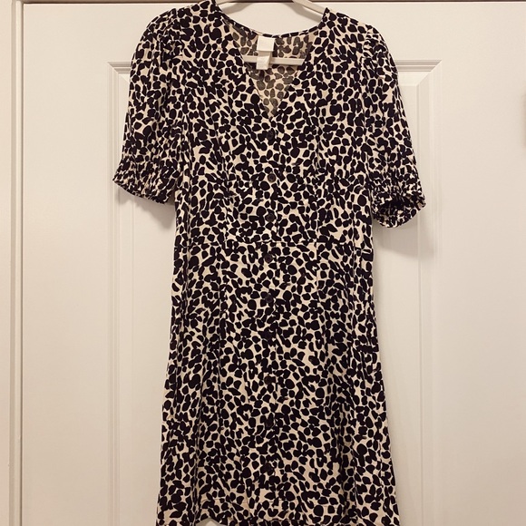 H&M Dresses & Skirts - H&M mini dress - Medium